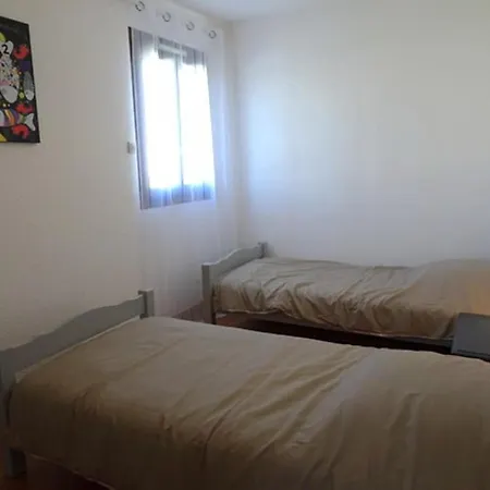3 Pieces Avec Piscine Et Tennis, A 500m De La Plage, Climatise, Parking Prive - Fr-1-776-101 Apartment *